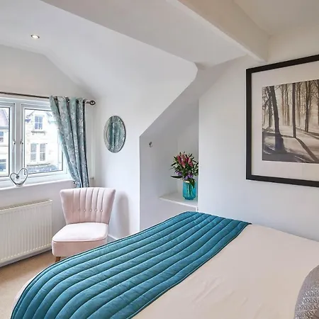 The Granville - Delightful 2-bed Victorian Harrogate